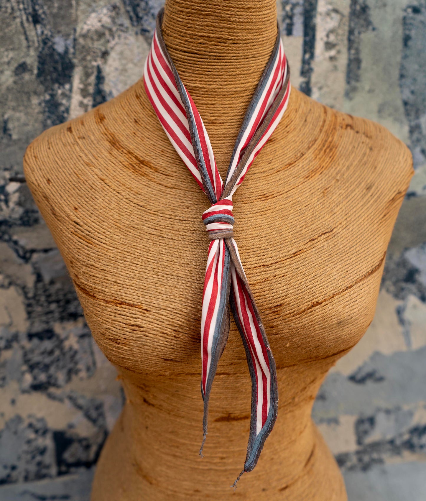 Queens Game Neck Scarf