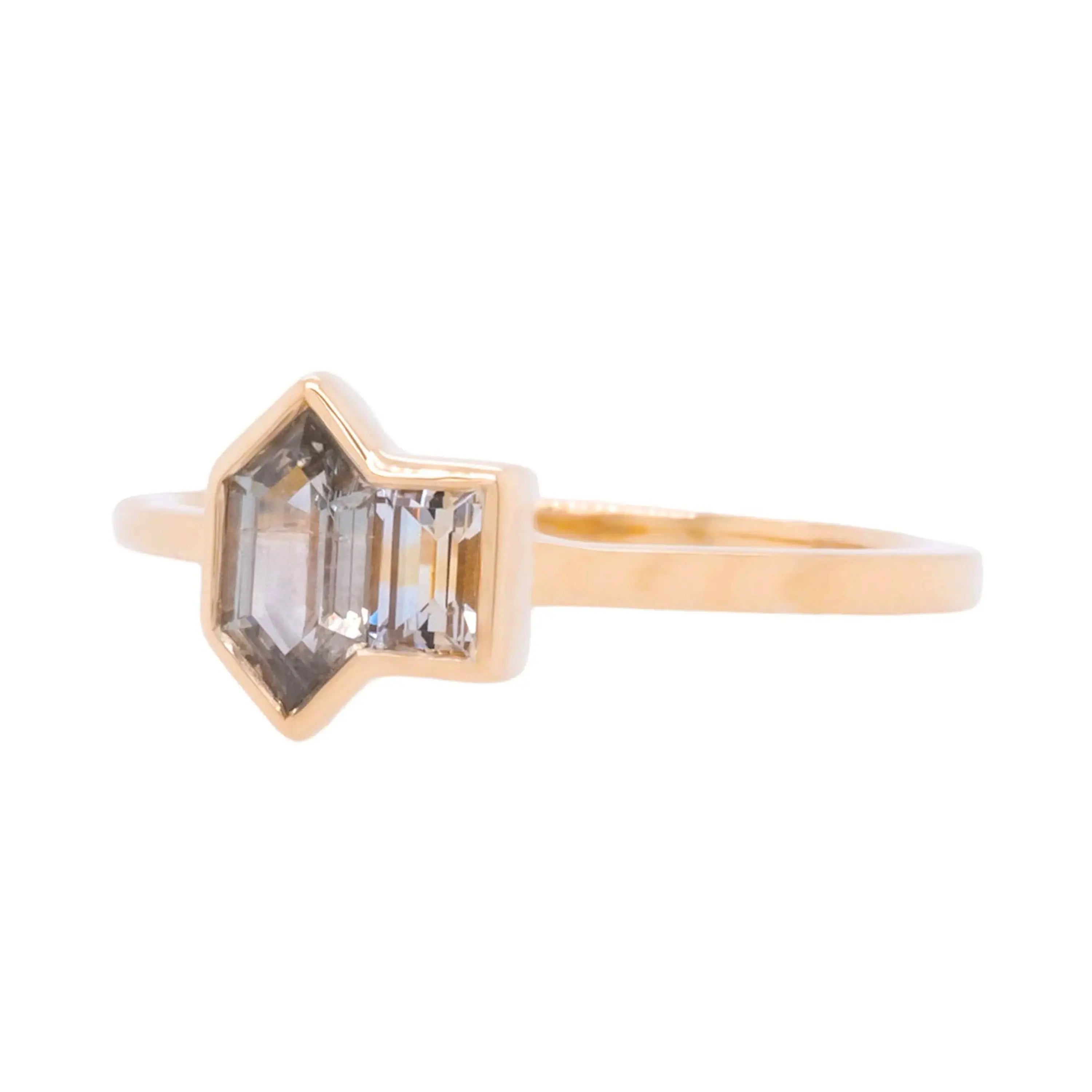 Montana Sapphire Castor Ring No. 3 Young in the Mountains