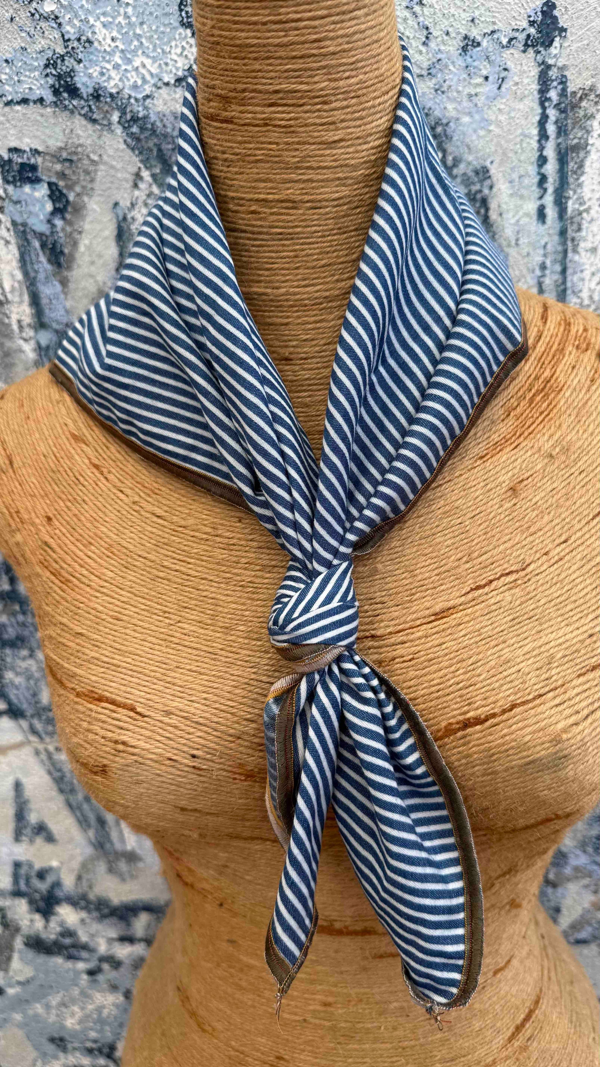 madewell how to tie bandana