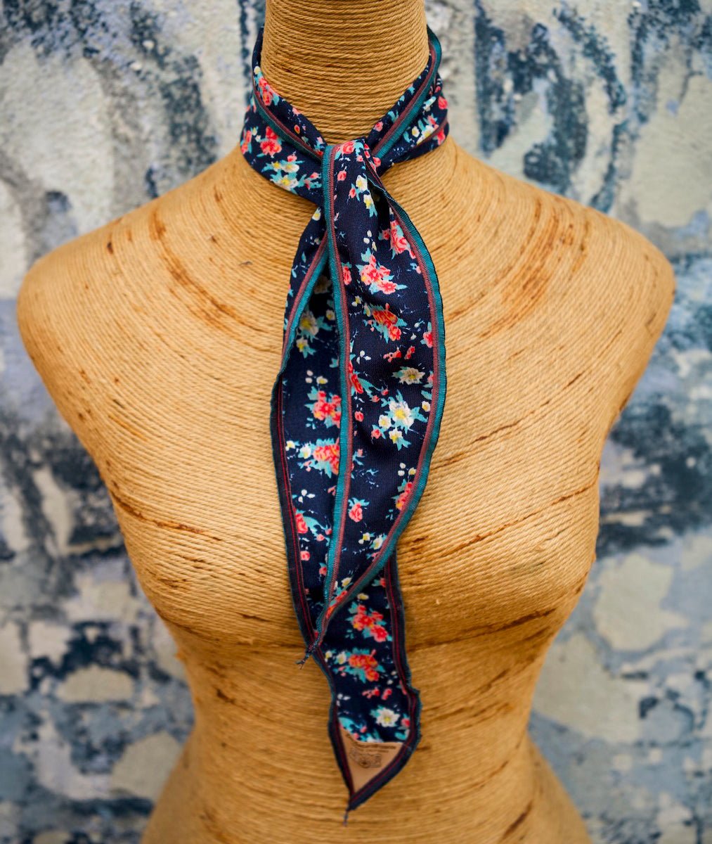 Scottsdale Bouquet Neck Scarf